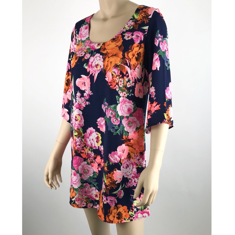 Floral Angel Sleeve Scoop Neck V-Back Shift Dress - Picture 8 of 8